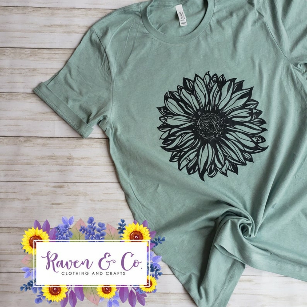 Size medium sunflower tee
